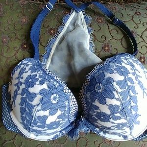 Vs bra snap in front lace blue and cream